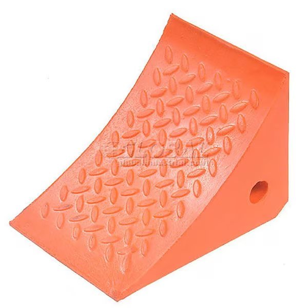 Wheel & Tire Chock, Urethane, 11L x 8W x 8H, Global Industrial, Mfr#: 117100